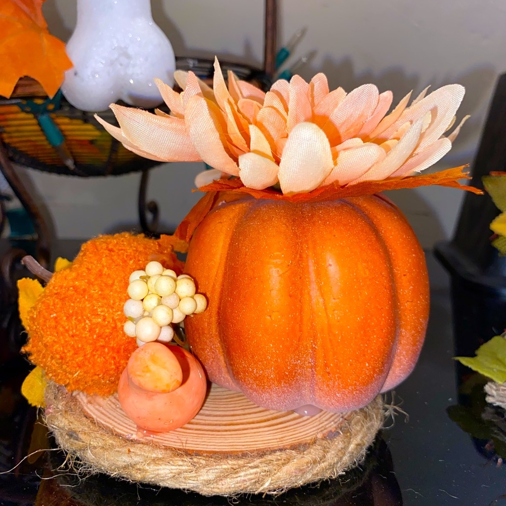 Handmade pumpkin flower decor